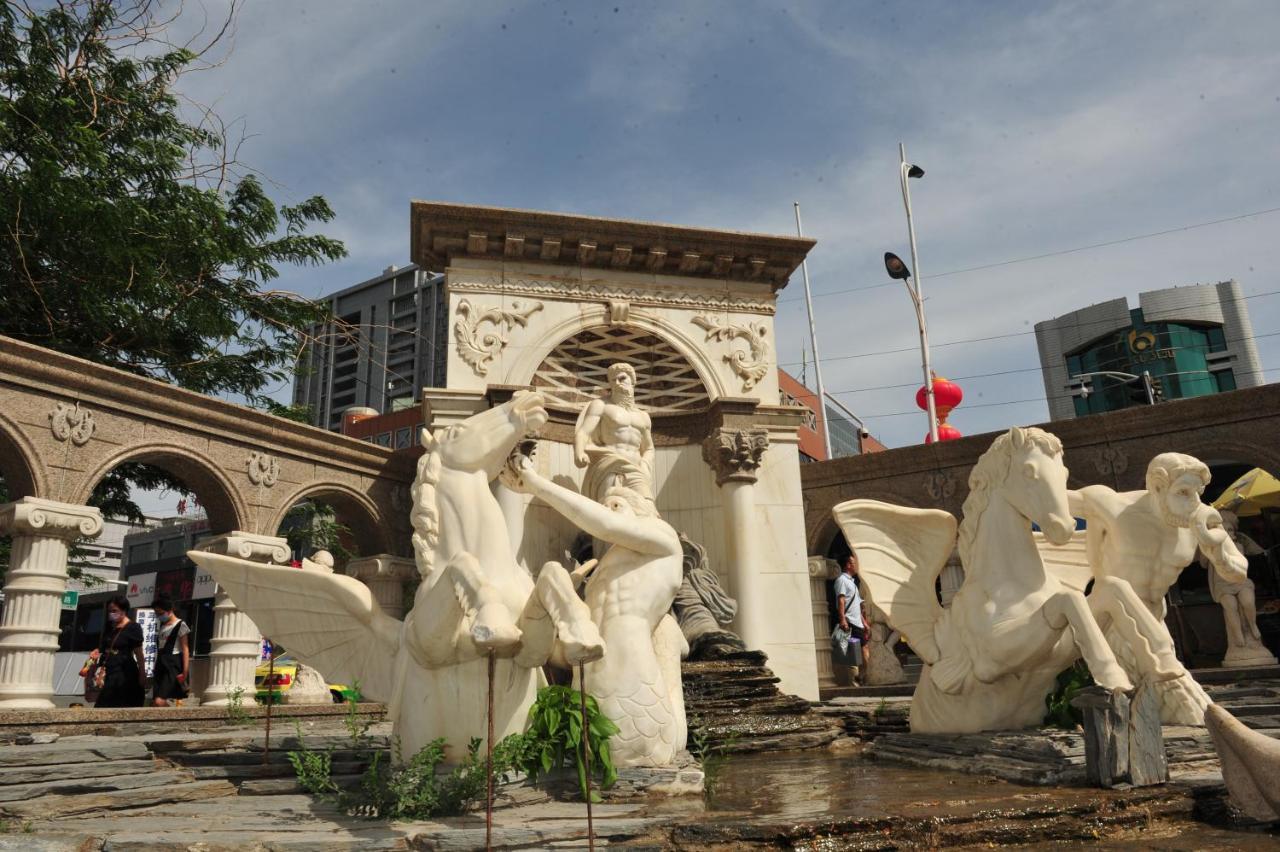 Royal International Hotel Urumqi Exterior foto