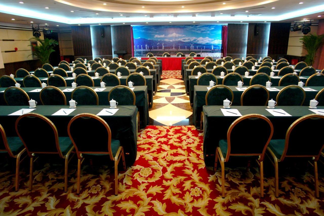 Royal International Hotel Urumqi Exterior foto