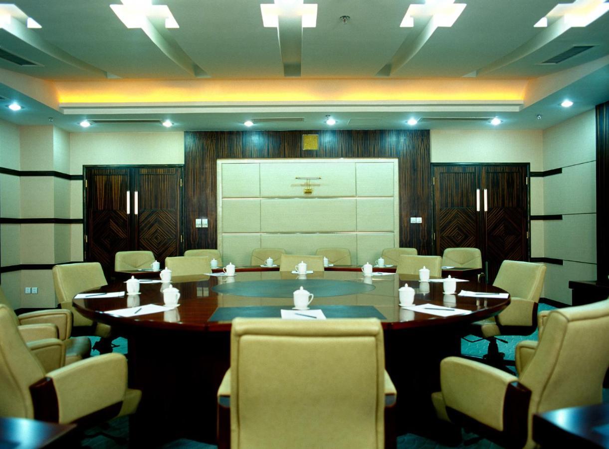 Royal International Hotel Urumqi Exterior foto